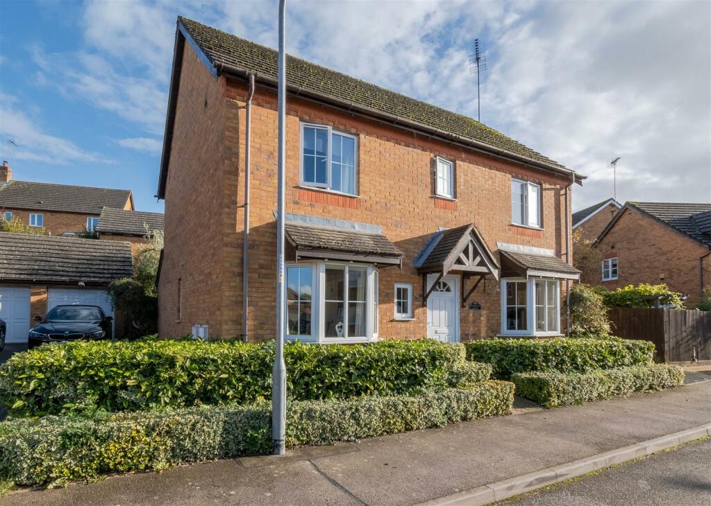 4 bedroom detached house for sale in Ullswater Close, Higham Ferrers, NN10