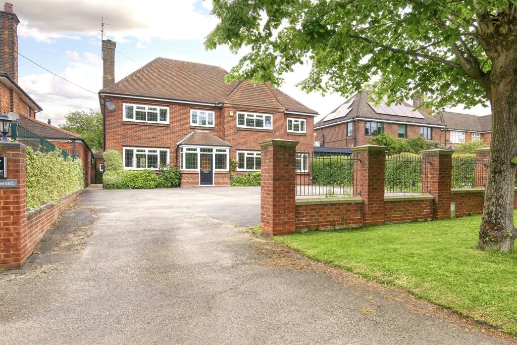 4 bedroom detached house for sale in Kimbolton Road, Higham Ferrers, NN10