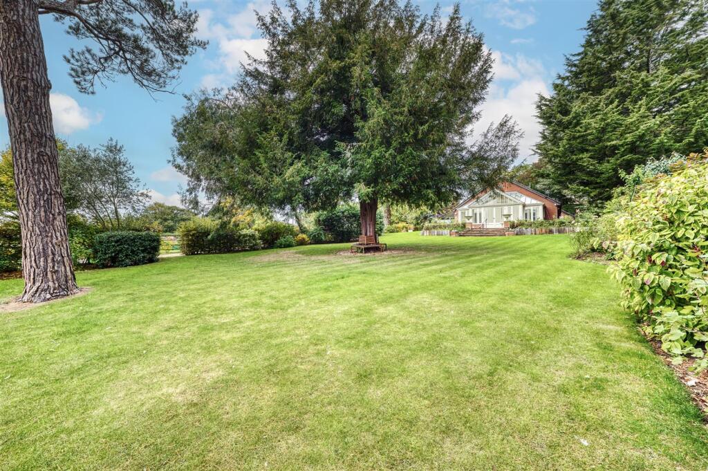 Main image of property: Toll Bar Road, Islip