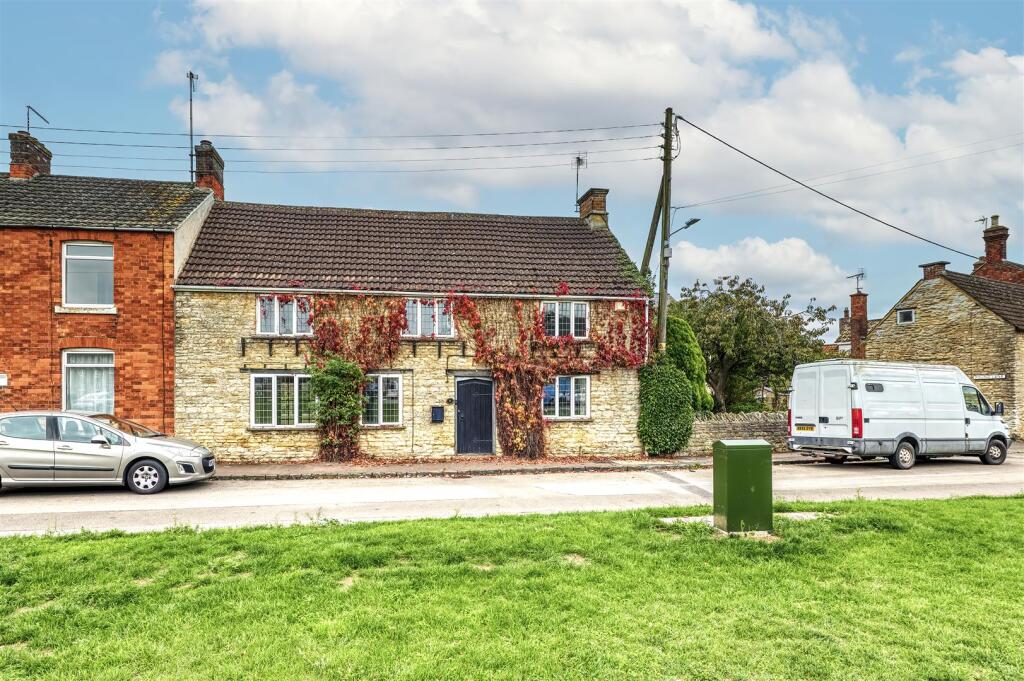 Main image of property: The Green, Woodford