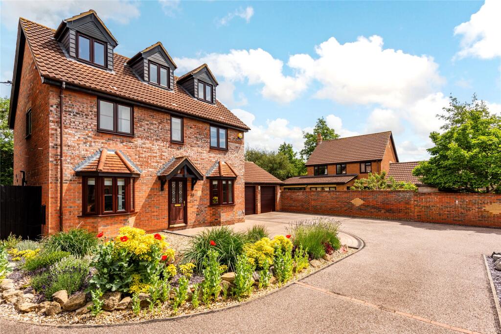 Main image of property: Alstonefield, Emerson Valley, Milton Keynes, Buckinghamshire, MK4