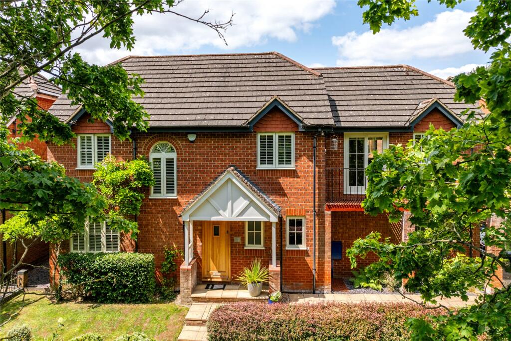 Main image of property: St. Brides Close, Springfield, Milton Keynes, Buckinghamshire, MK6