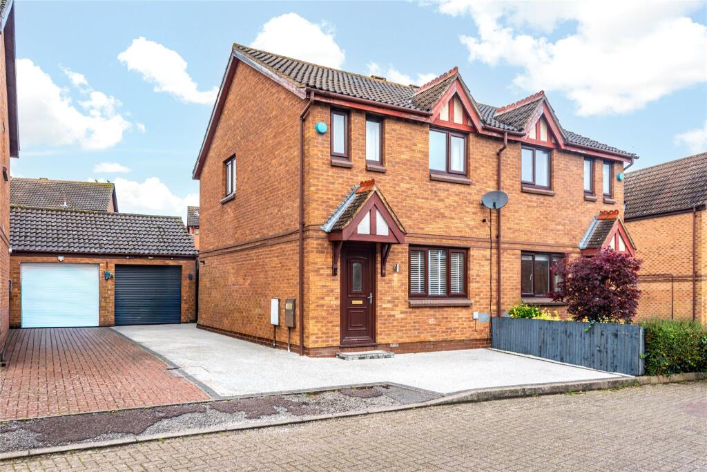 Main image of property: Fontwell Drive, Bletchley, Milton Keynes, Buckinghamshire, MK3