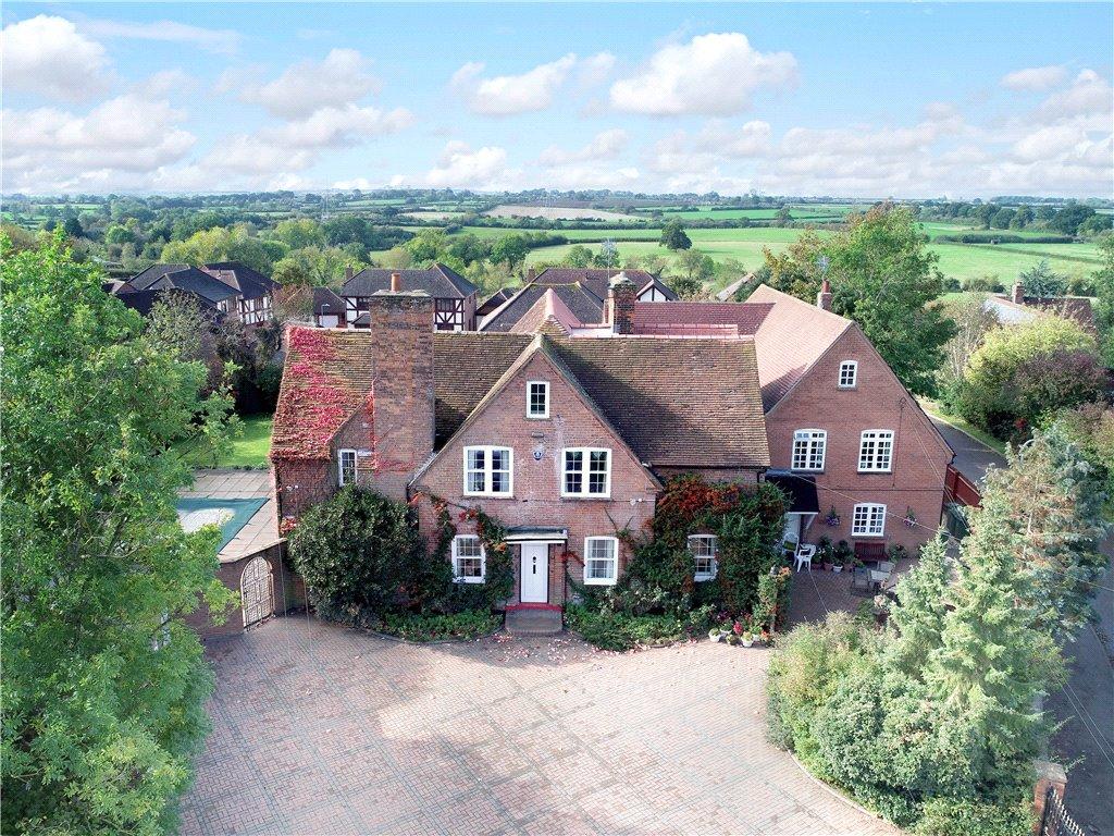13 bedroom detached house for sale in High Street South, Stewkley