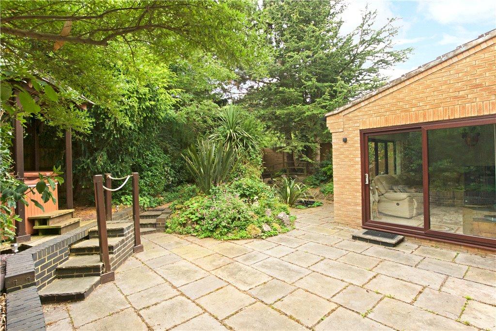 4 bedroom detached house for sale in Little Meadow ...