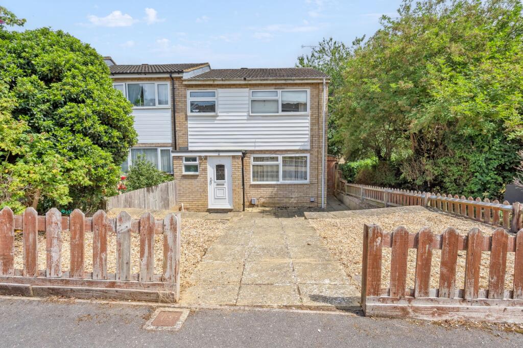 Main image of property: Finch Walk, Flitwick, MK45
