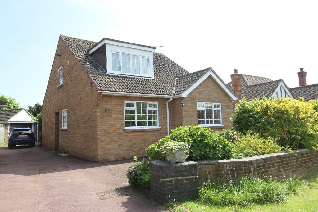 2 bedroom detached house for sale in Thurrock Close, Eastbourne, BN20