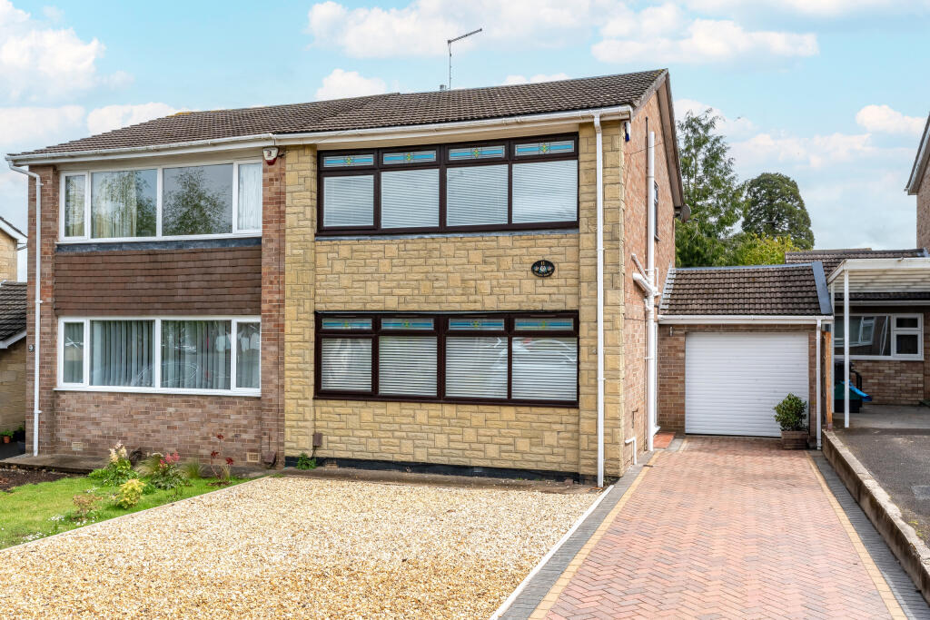 3 bedroom semidetached house for sale in Charlton Mead Drive, Bristol