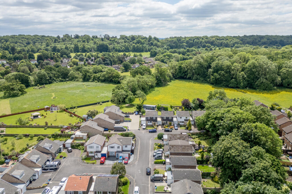 5 bedroom link detached house for sale in Woodside Grove, Bristol, BS10