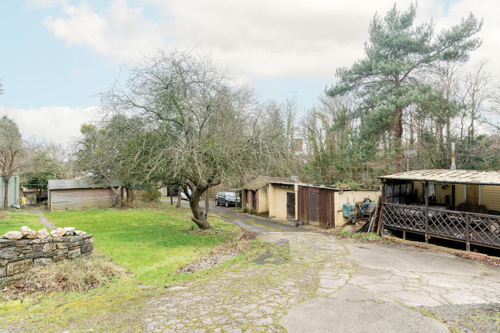 Additional property image - A site of approx 10 acres which has great potential, including a barn with planning permission