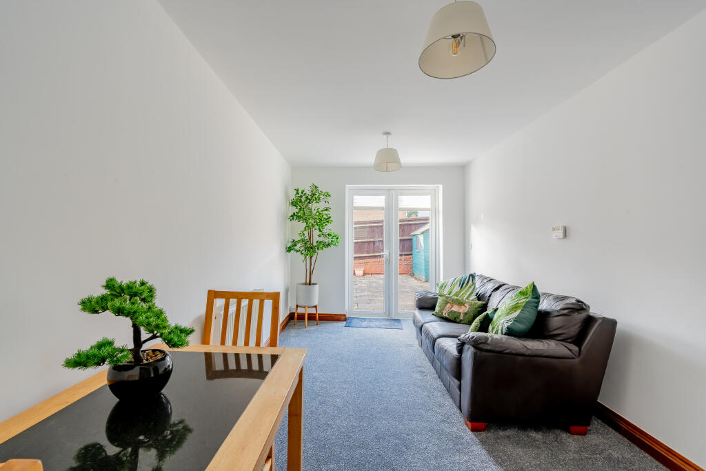 1 bedroom apartment for sale in Southwood Avenue, Coombe Dingle