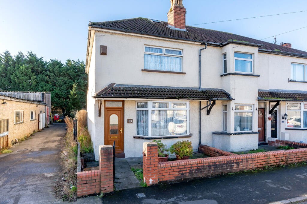 3 bedroom end of terrace house for sale in Portview Road, Avonmouth