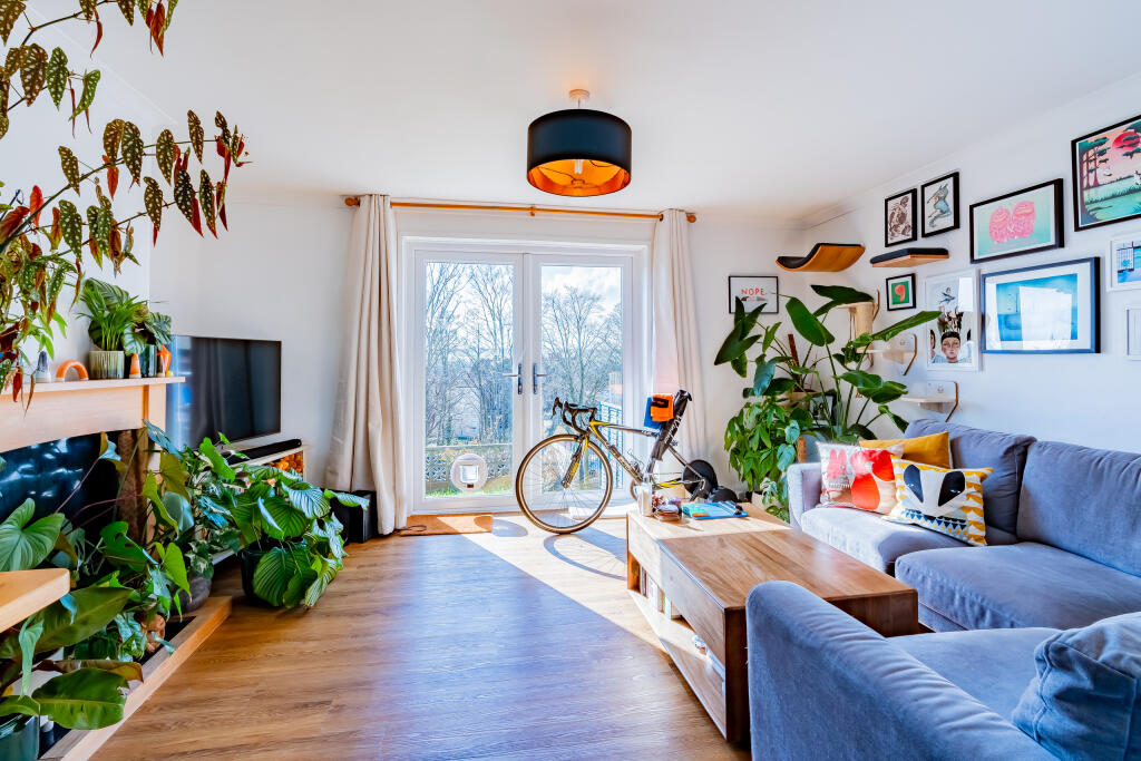 2 bedroom terraced house for sale in Clifford Gardens, Shirehampton