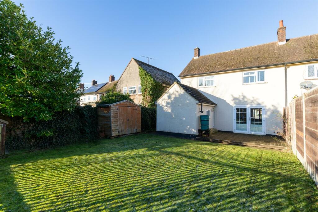 3 bedroom end of terrace house for sale in The Crescent, Beeston, Sandy