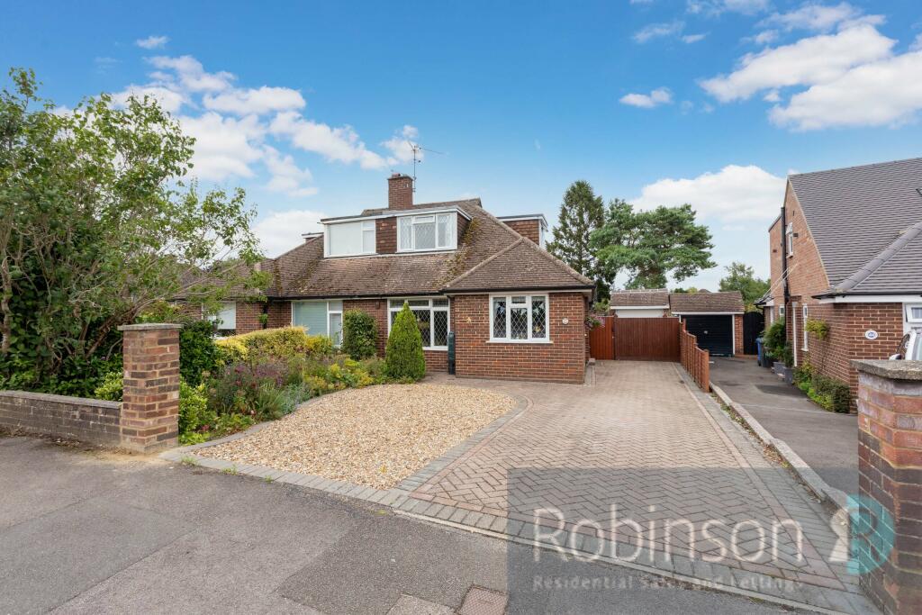 2 bedroom semidetached house for sale in Highway Avenue, Maidenhead
