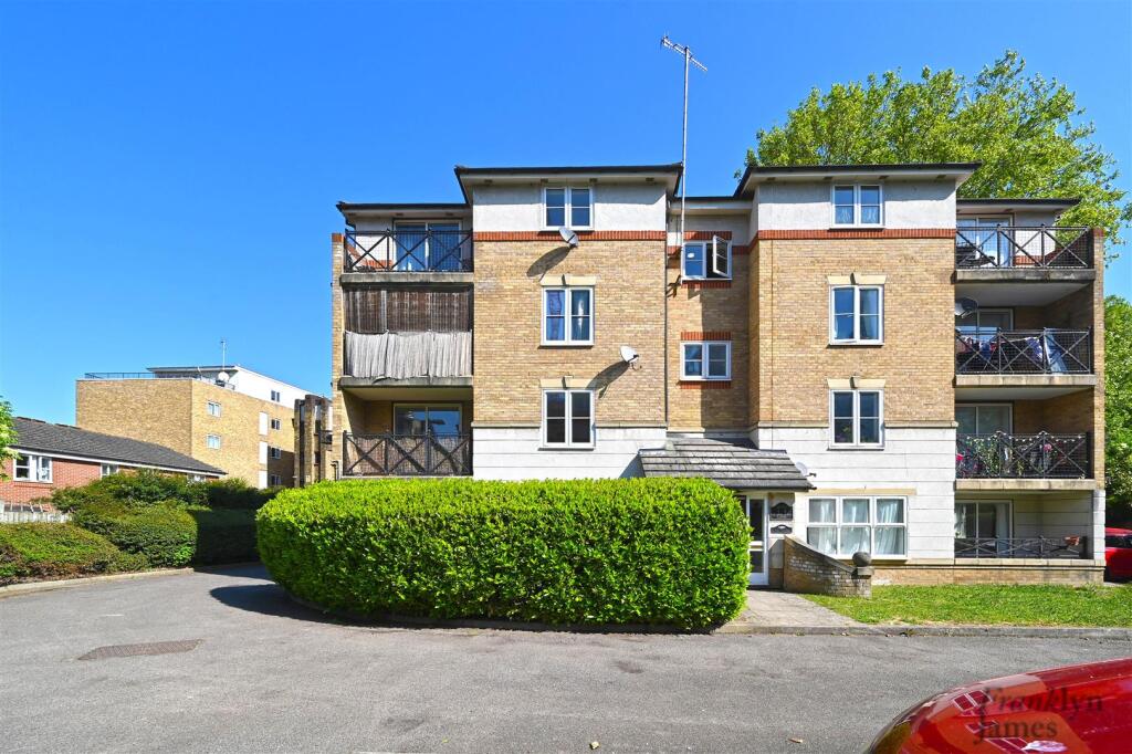 Main image of property: Stoneyard Lane, London, E14