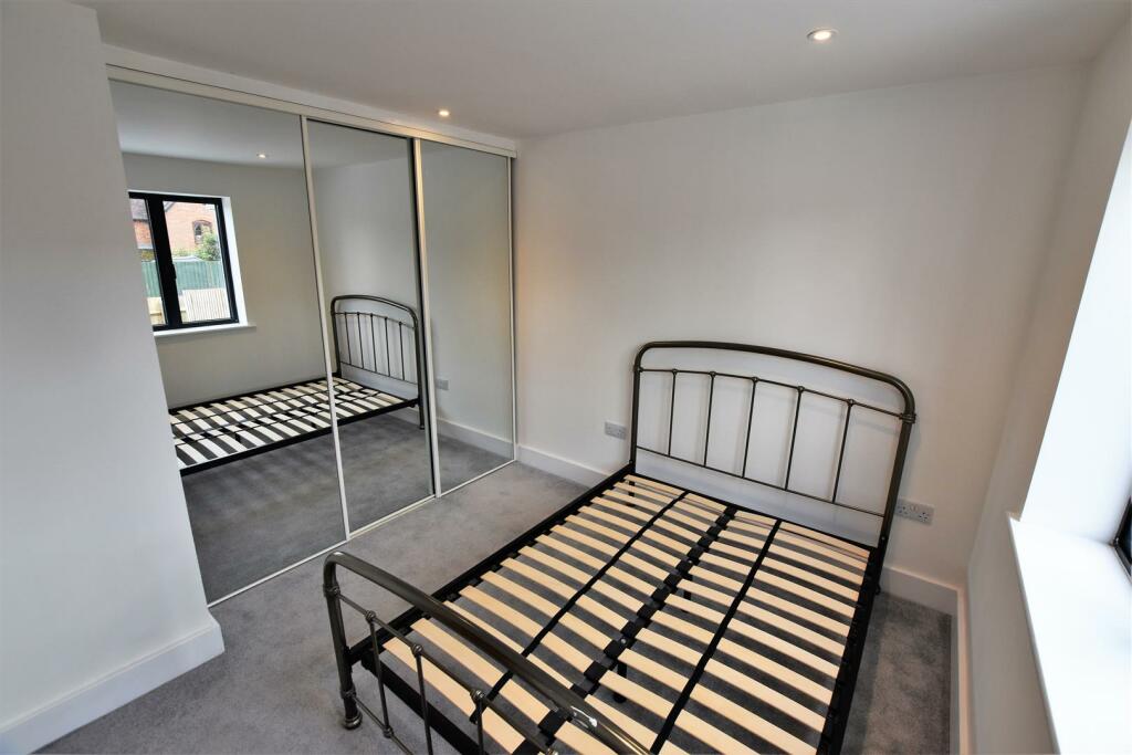 2 bedroom bungalow for sale in The Maltings, Chackmore, Buckingham, MK18