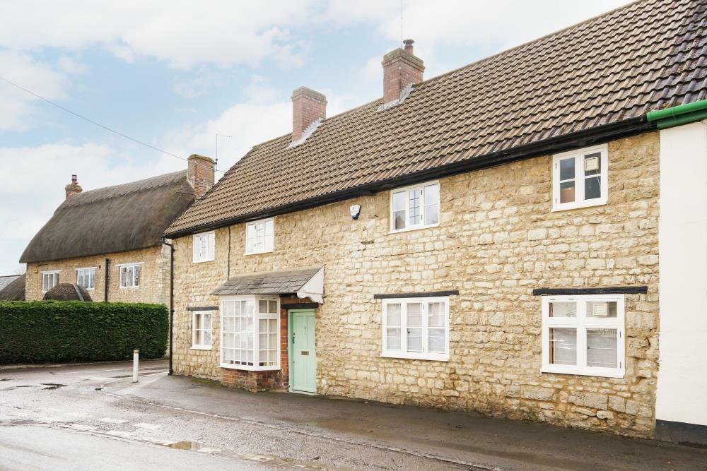 4 bedroom character property for sale in Main Street, Tingewick