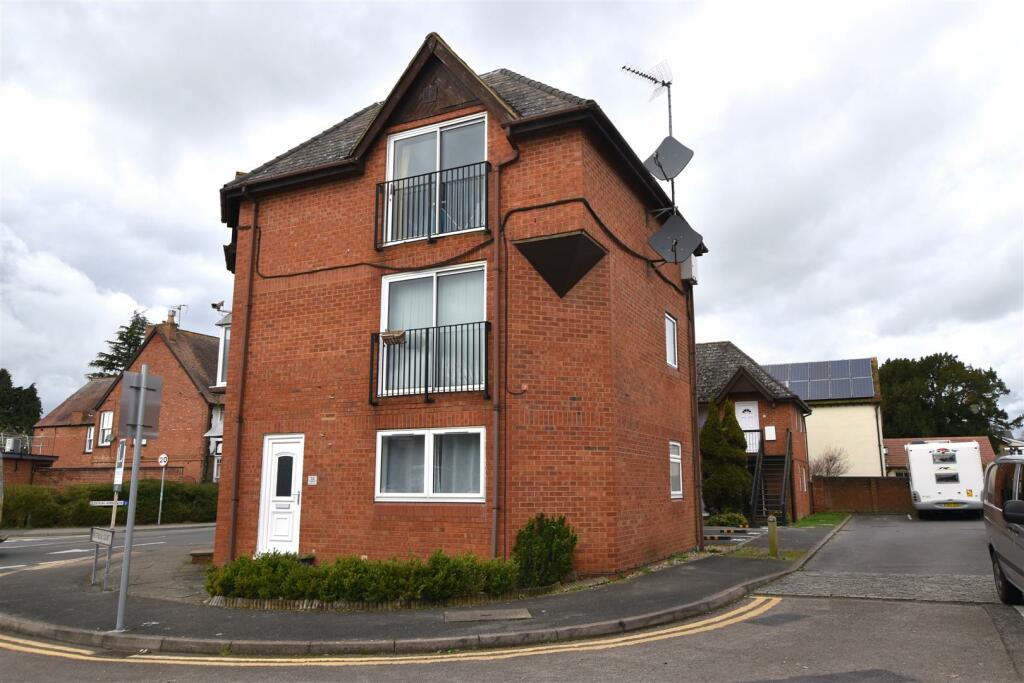 1 bedroom flat for sale in London Road, Bicester, OX26