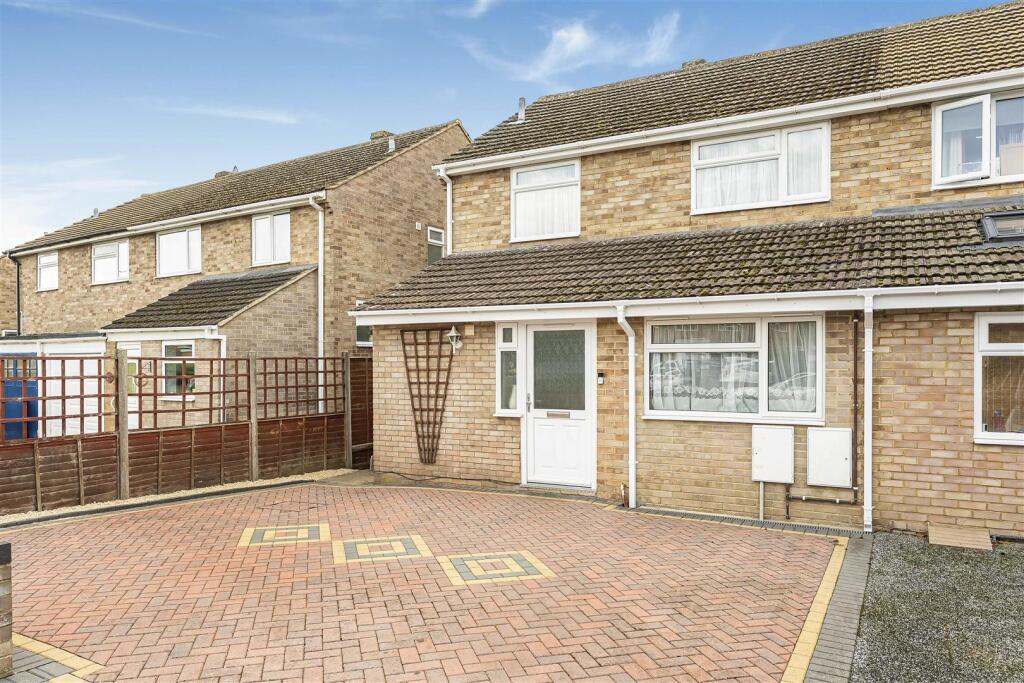 Main image of property: Barry Avenue, Bicester