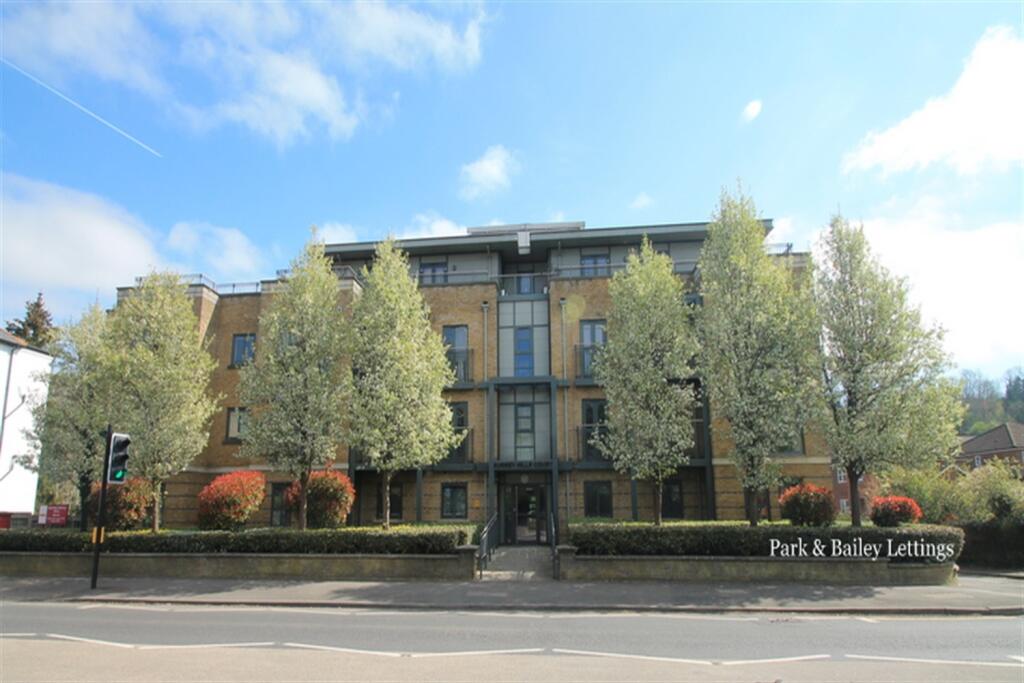 Main image of property: 2 bedroom First Floor Flat in Caterham Valley