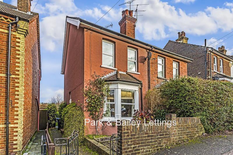 Main image of property: 2 bedroom Semi Detached House in Caterham Valley