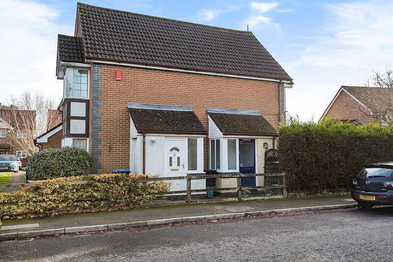 Main image of property: 1 bedroom Semi Detached House in Caterham On The Hill