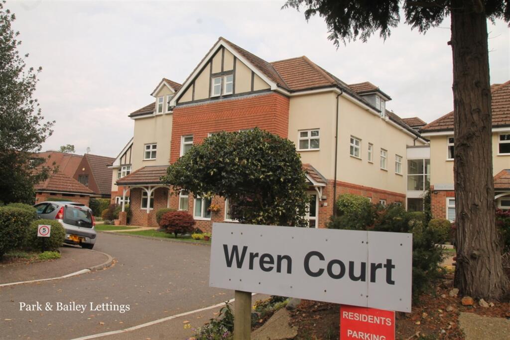 Main image of property: 2 bedroom First Floor Flat in Warlingham