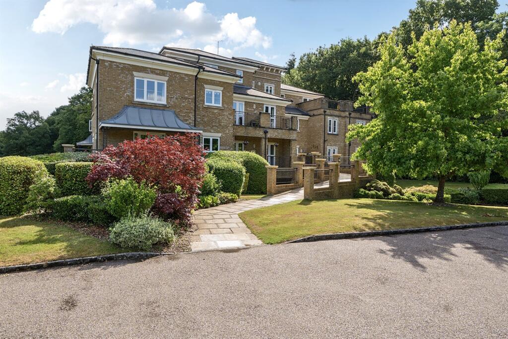 Main image of property: 3 bedroom First Floor Apartment in Warlingham