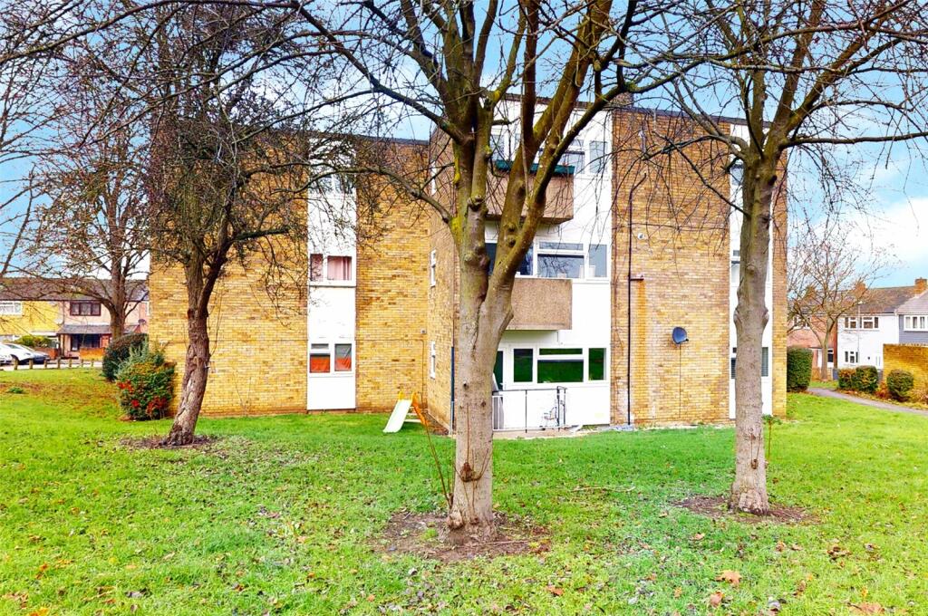 2 bedroom apartment for sale in Mistley Side, Basildon, Essex, SS16