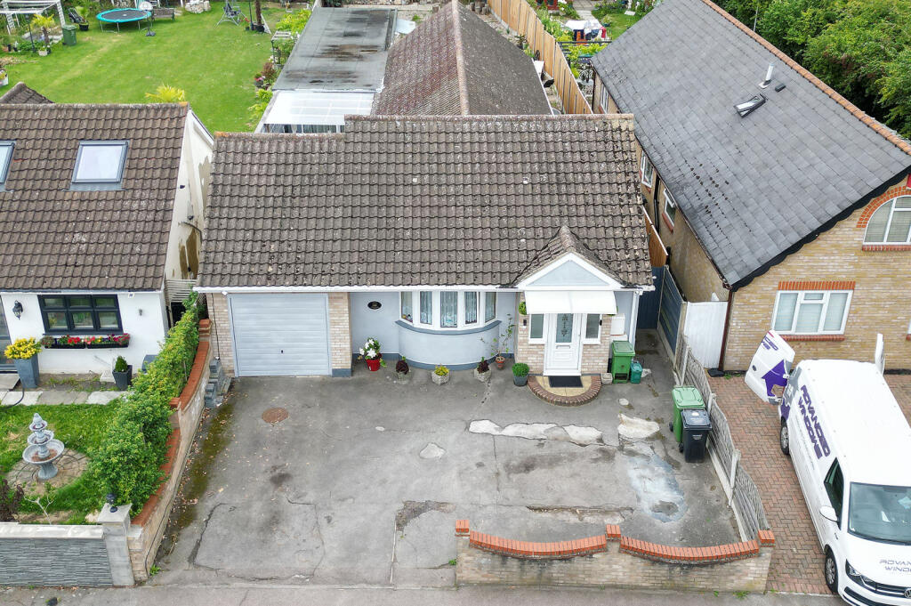 Main image of property: Sandon Road, Basildon, Essex, SS14