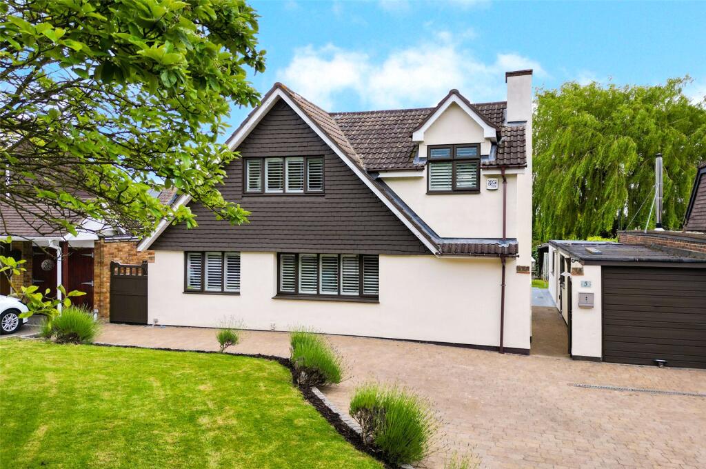 Main image of property: Lee Woottens Lane, KINGSWOOD, Basildon, Essex, SS16