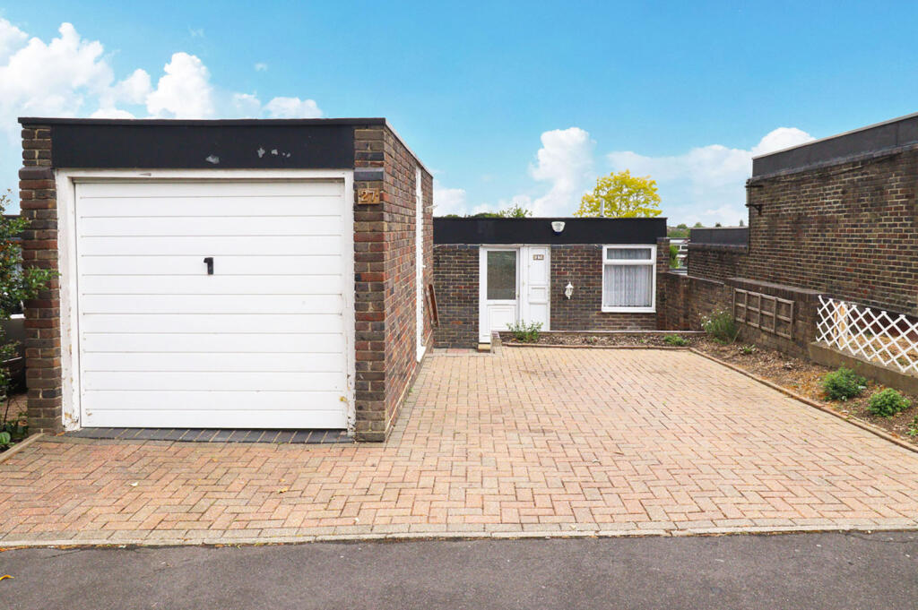 Main image of property: Kingswood Road, Woodlands, Basildon, Essex, SS16