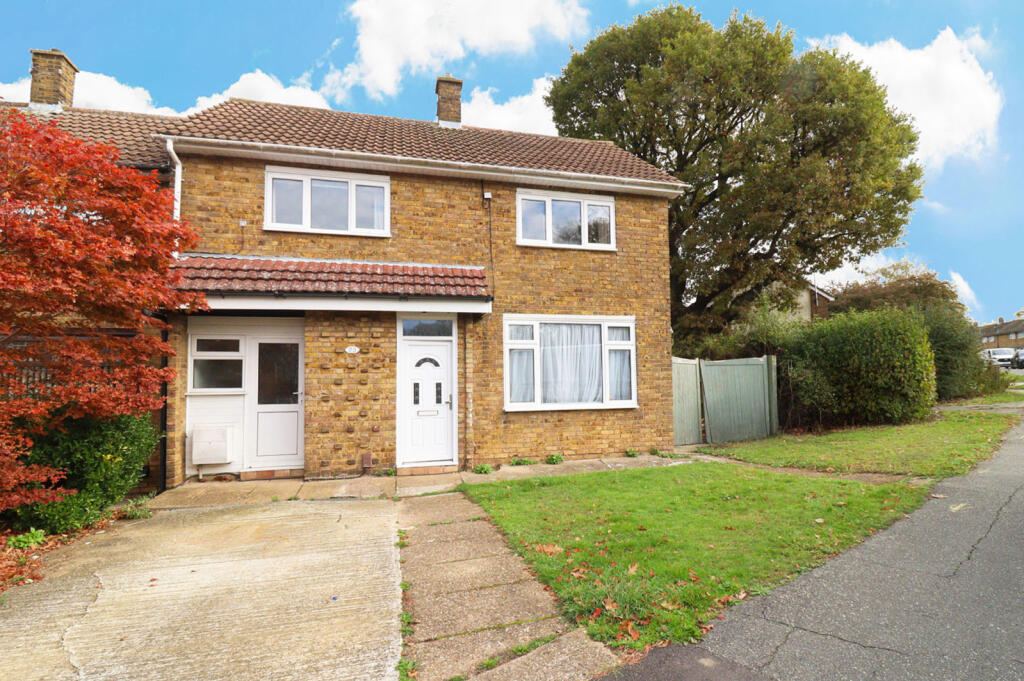 Main image of property: Mapleford Sweep, Basildon, Essex, SS16