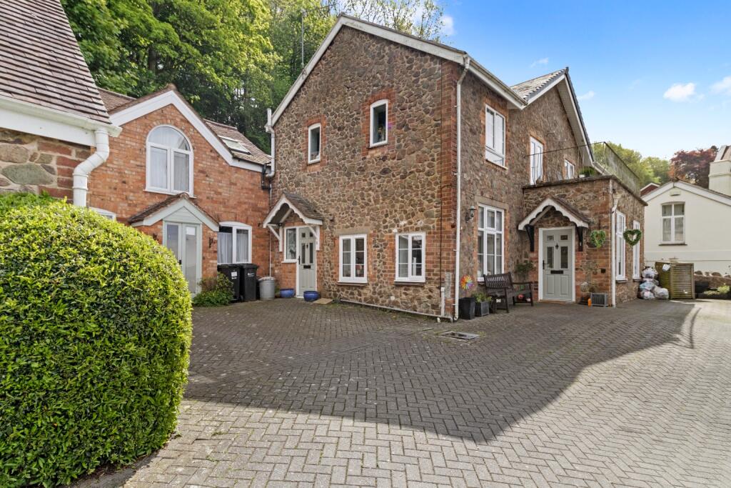2 bedroom apartment for sale in Flat 3, Stoneywell House, West Malvern