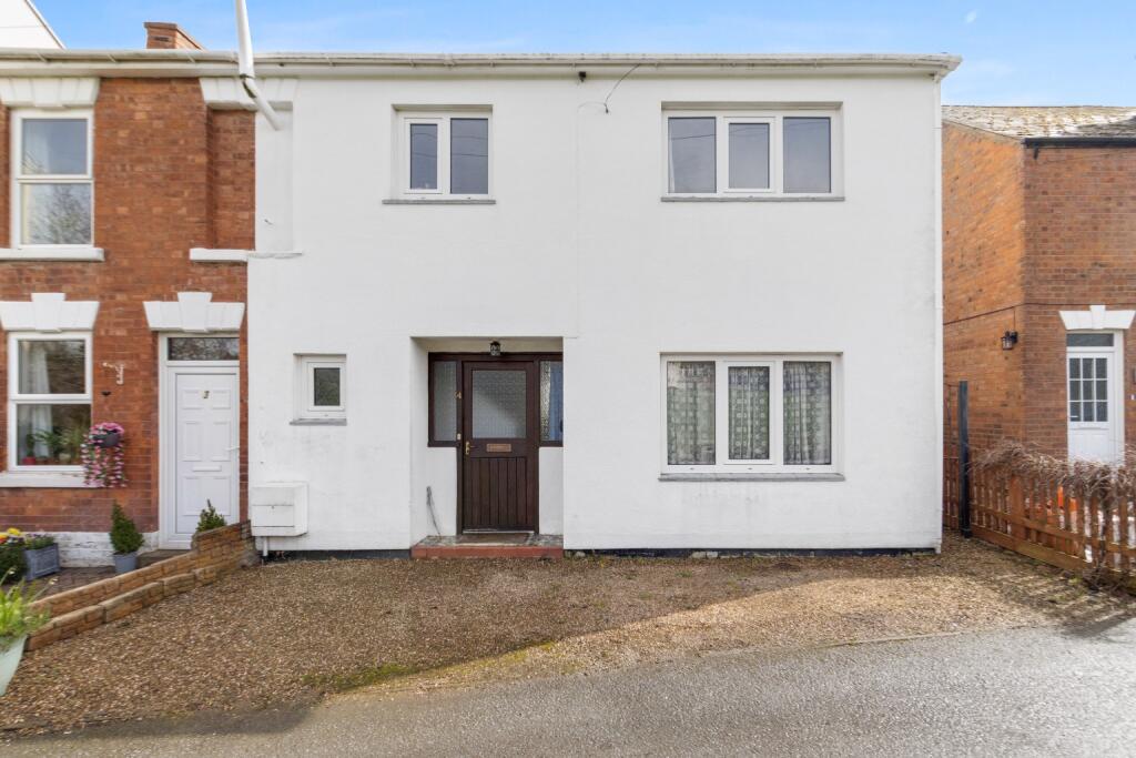 3 bedroom semidetached house for sale in Dukes Way, Malvern