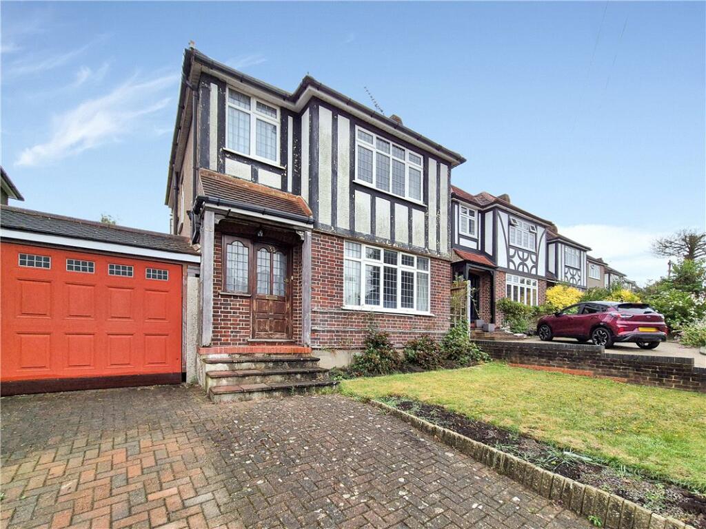 3 bedroom detached house for sale in Lancing Road, Orpington, Kent, BR6