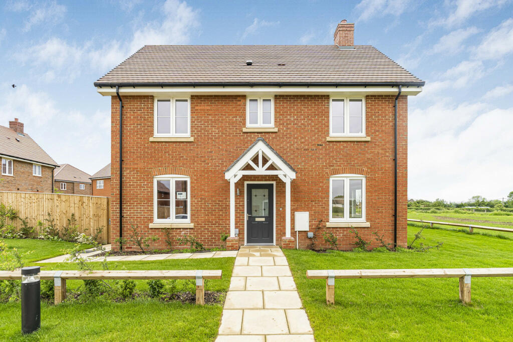 3 bedroom detached house for sale in Swan Meadows, Marsh Gibbon, OX27