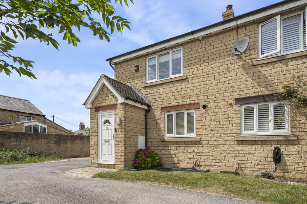 Main image of property: Hodgson Close, Fritwell, OX27