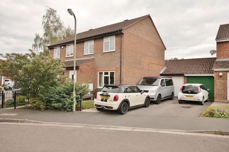 3 bedroom house for sale in Manston Close, Bicester, OX26
