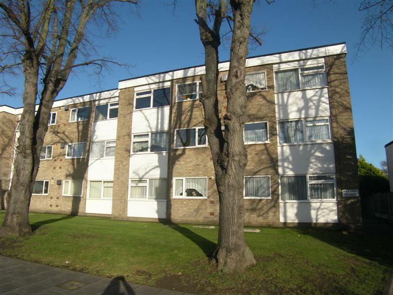 1 bedroom flat for rent in Neale Court, Upminster Road, Hornchurch, RM11