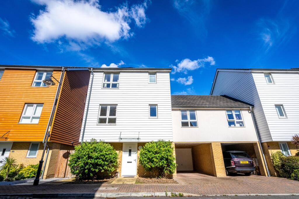 Main image of property: The Causeway, St Mary`s Island, Chatham, Kent, ME4