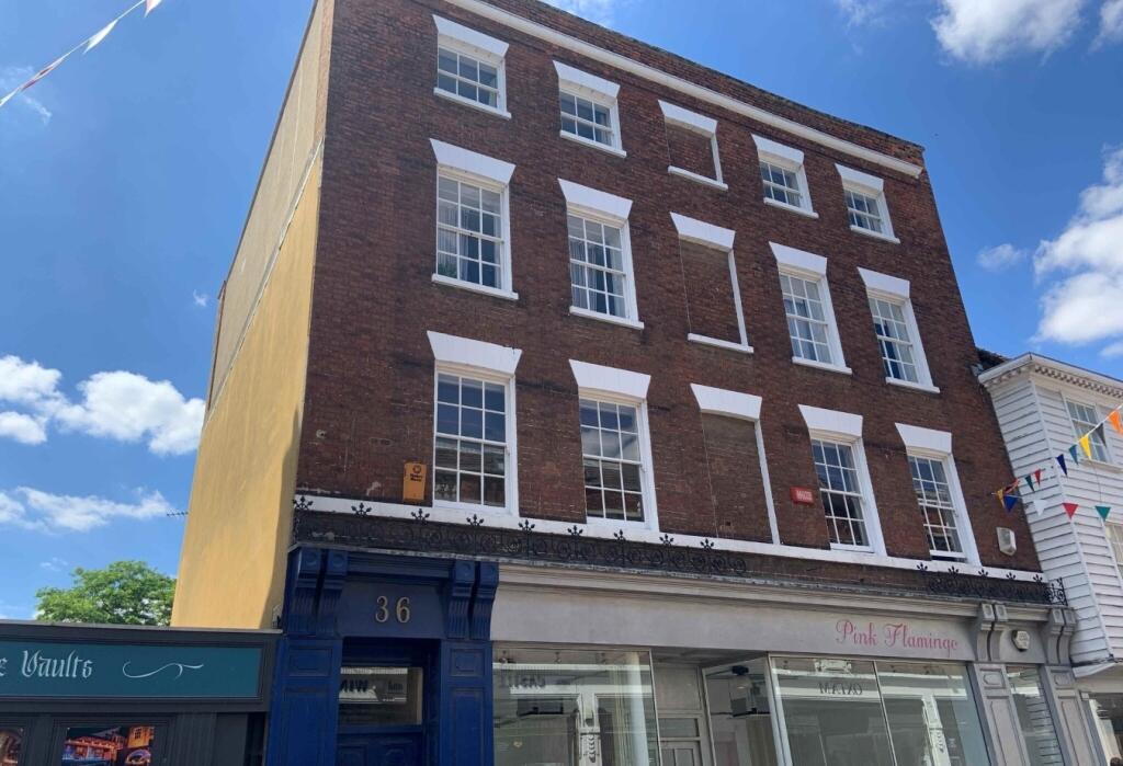 Main image of property: 36 High Street, Rochester, Kent, ME1