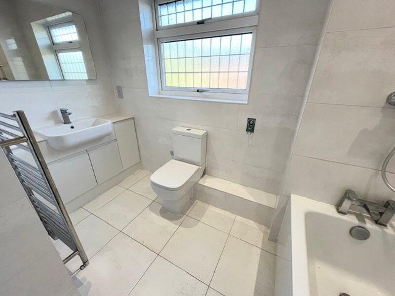 Additional property image - Dean Close, Hanham, Bristol