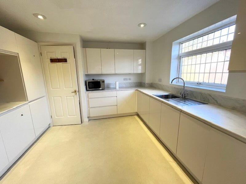 Additional property image - Dean Close, Hanham, Bristol