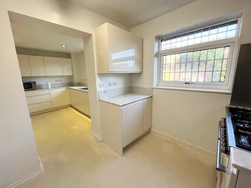 Additional property image - Dean Close, Hanham, Bristol