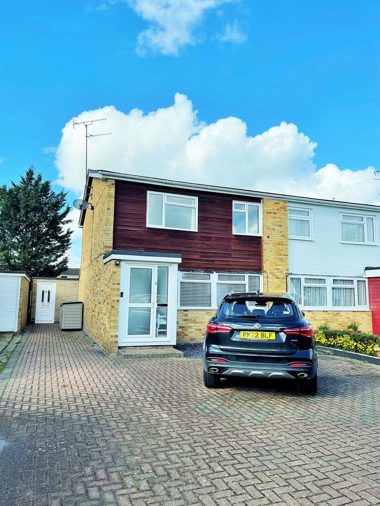 3 bedroom semi-detached house for rent in Spruce Road, Woodley, Reading, RG5