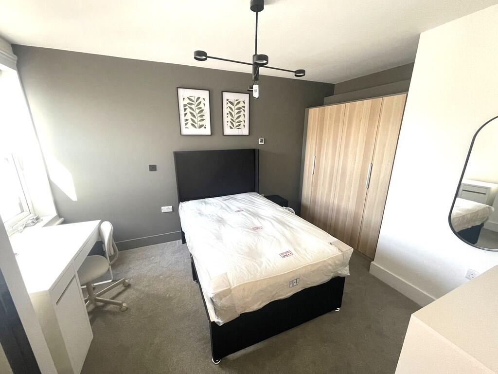 Main image of property: Oxford Road, Reading