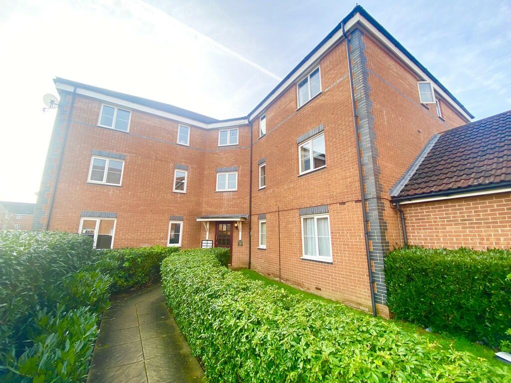 2 bedroom apartment for sale in Sir John Newsom Way, Welwyn Garden City