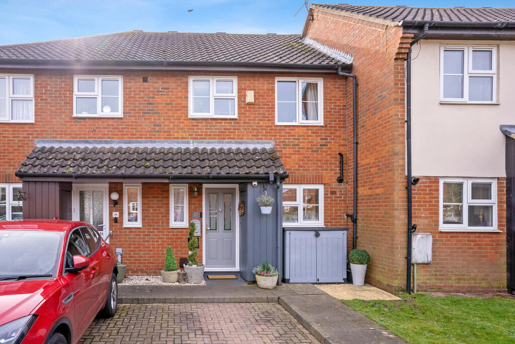 2 bedroom terraced house for sale in Lincoln Close, Welwyn Garden City, AL7